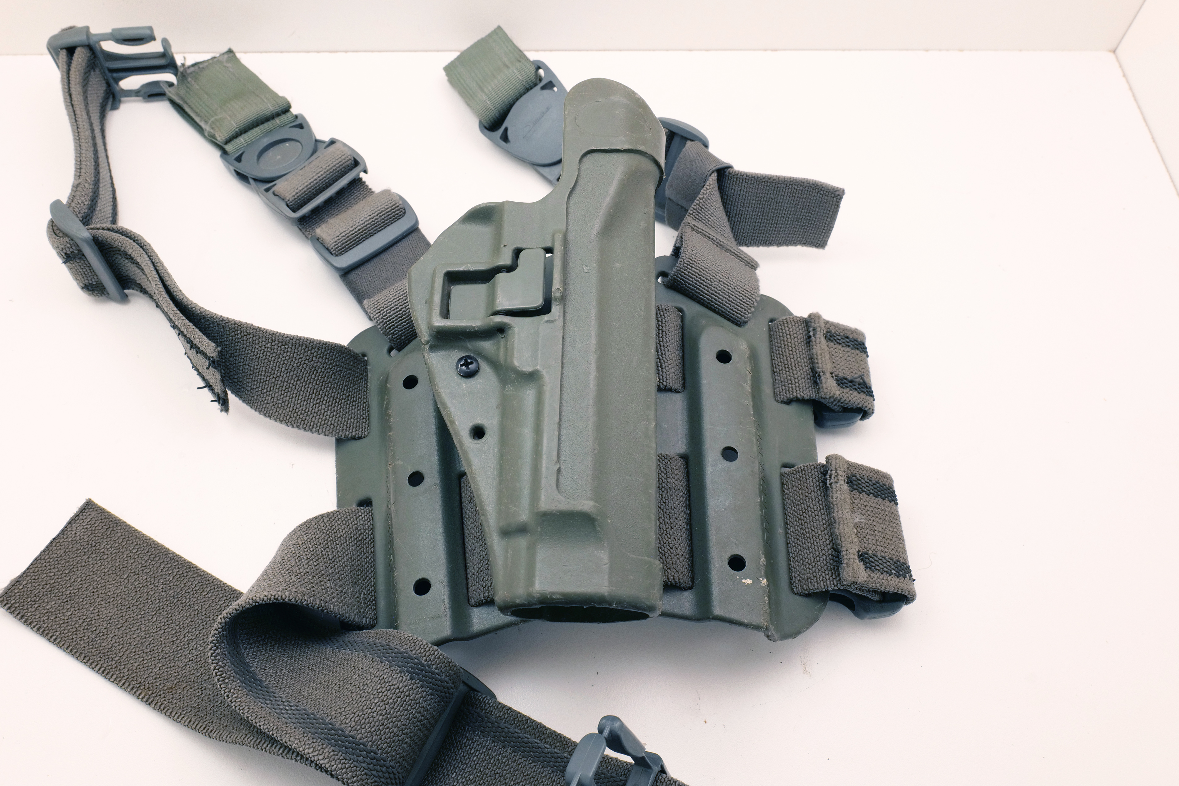Blackhawk SERPA Tactical Drop Leg Holster Beretta 92/96 Foliage Green – Heavy Wear