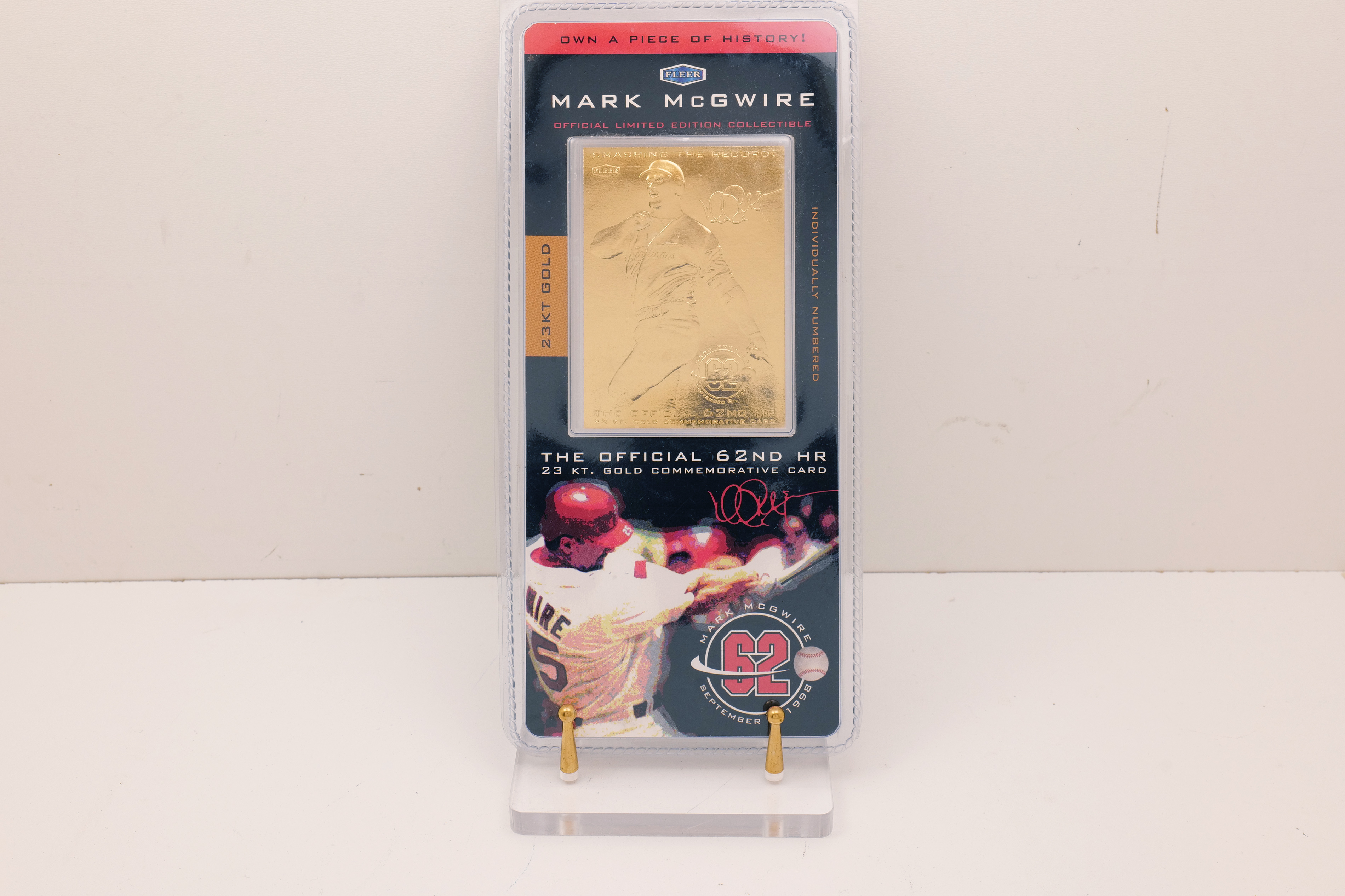 Mark McGwire 1998 Fleer 62nd HR 23KT Gold Commemorative Card w/ COA
