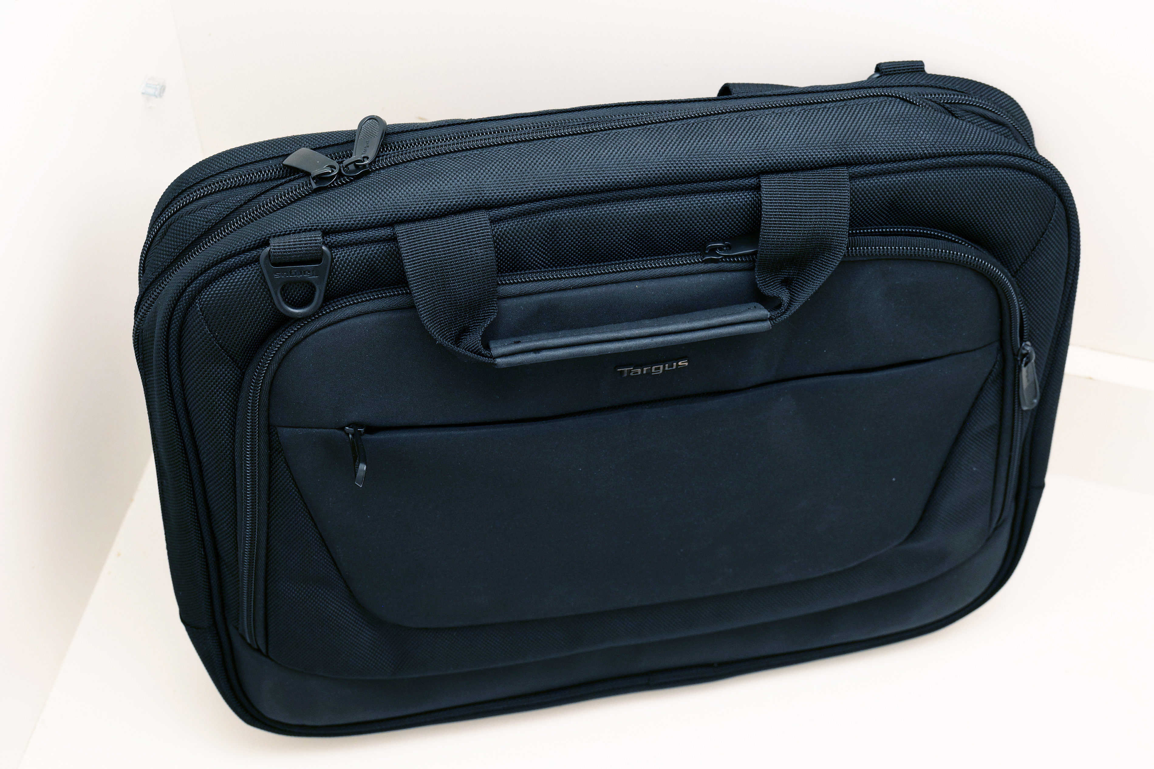 Original Targus Black Laptop Briefcase / Work Bag