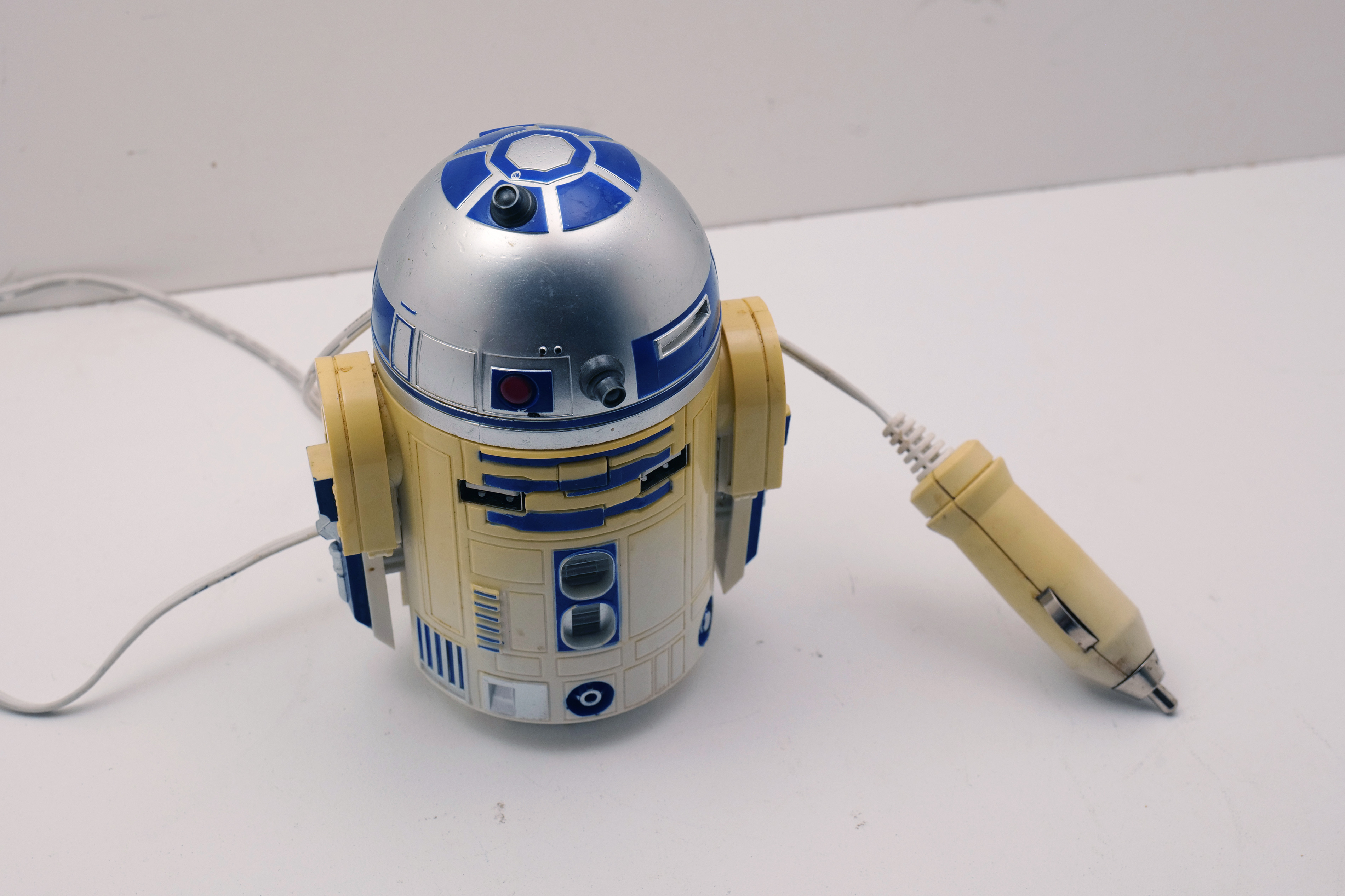 Star Wars R2-D2 Car Cigarette Lighter Plug Cooler/Warmer