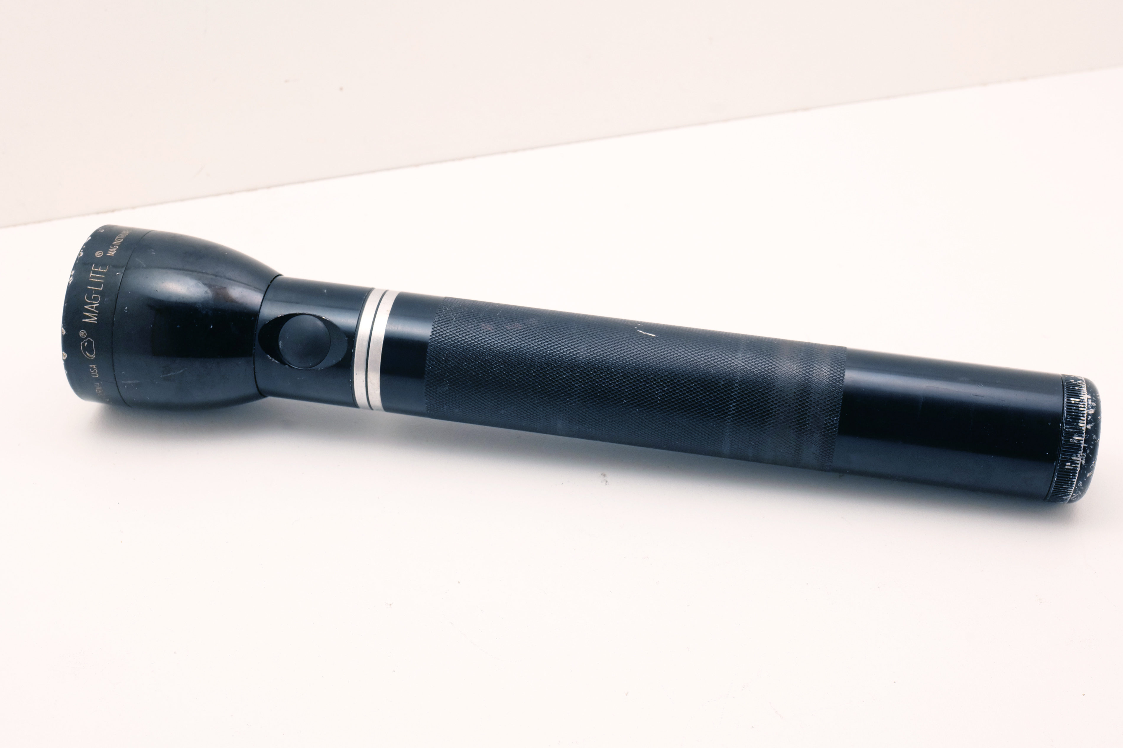 Maglite MagCharger Halogen Flashlight – Black (No Battery, Working)