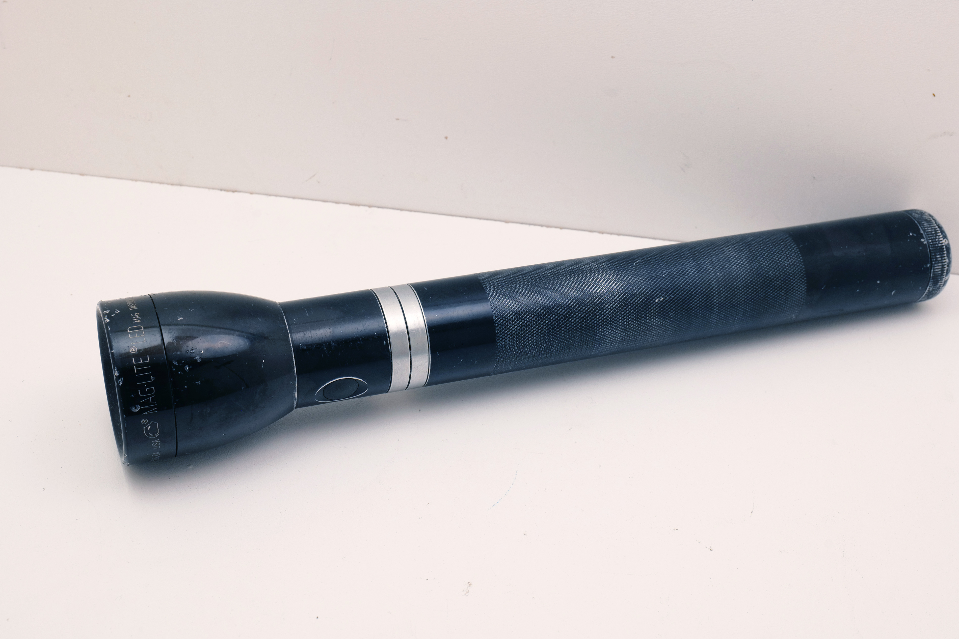 Maglite MagCharger LED Flashlight – Black (No Battery, For Parts/Repair)