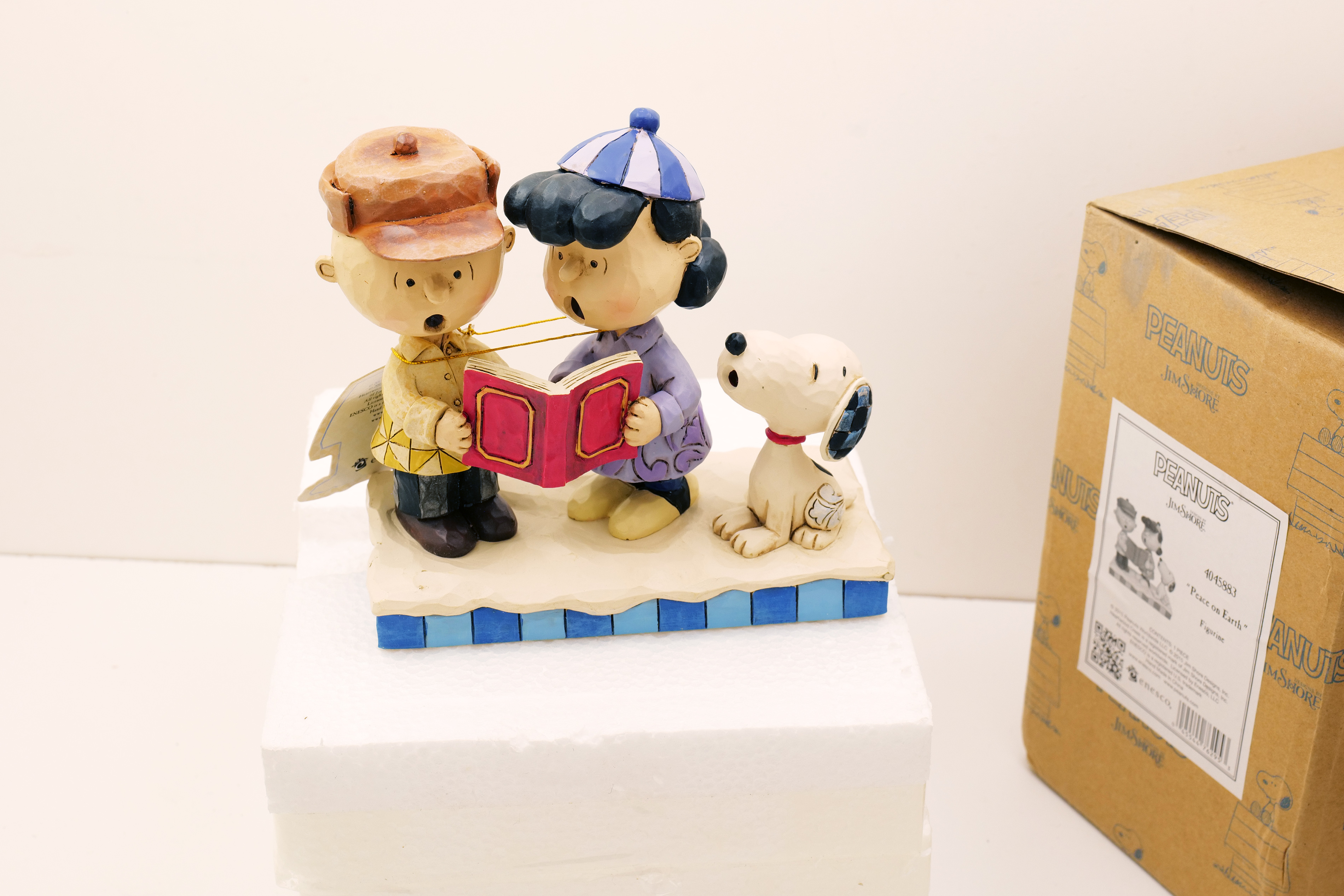 Peanuts Jim Shore "Peace on Earth" Figurine 4045883 w/ Box
