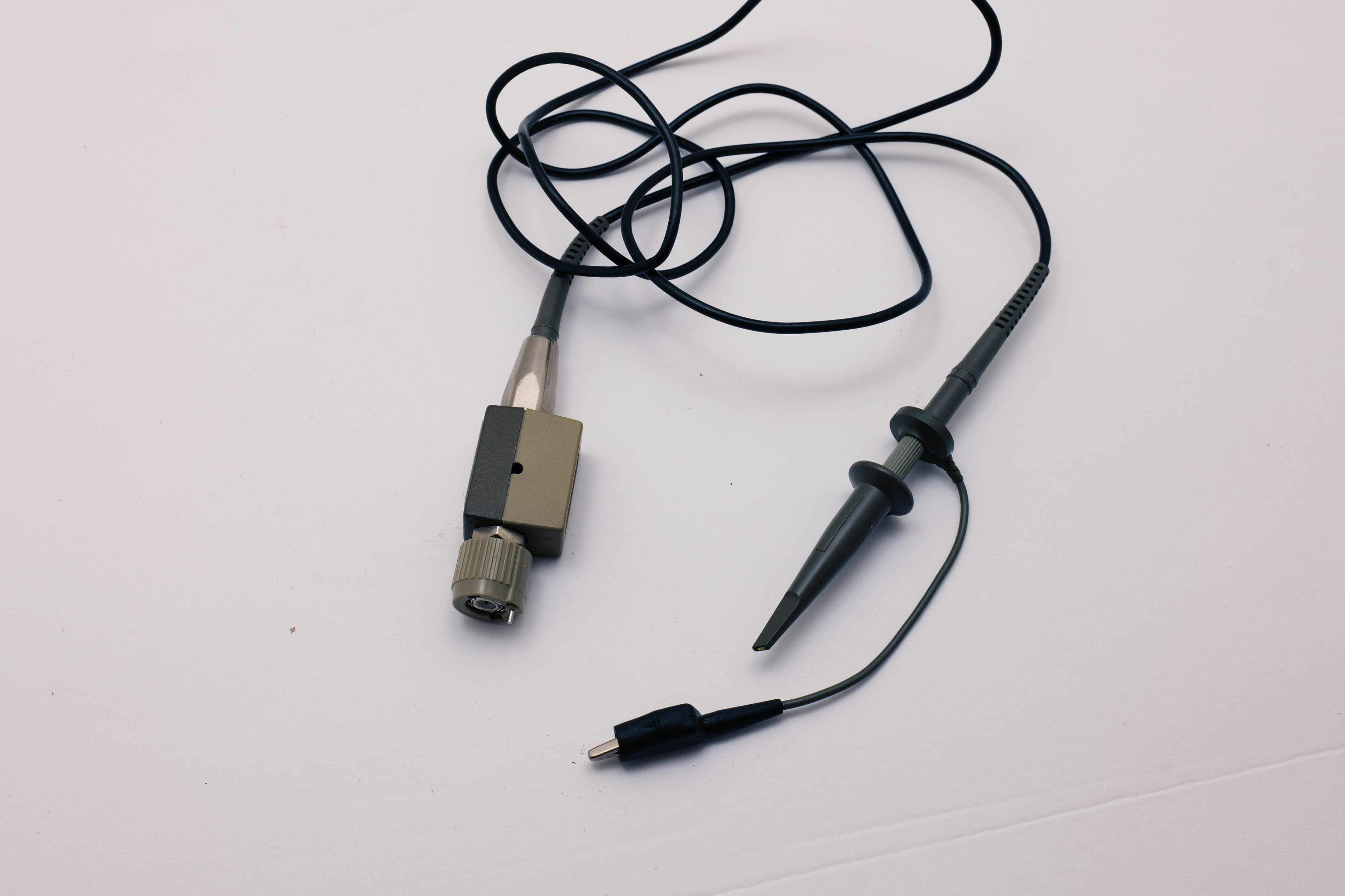 Tektronix P6138 Oscilloscope Probe 350MHz 10X – For Parts/Repair, No Continuity at Tip