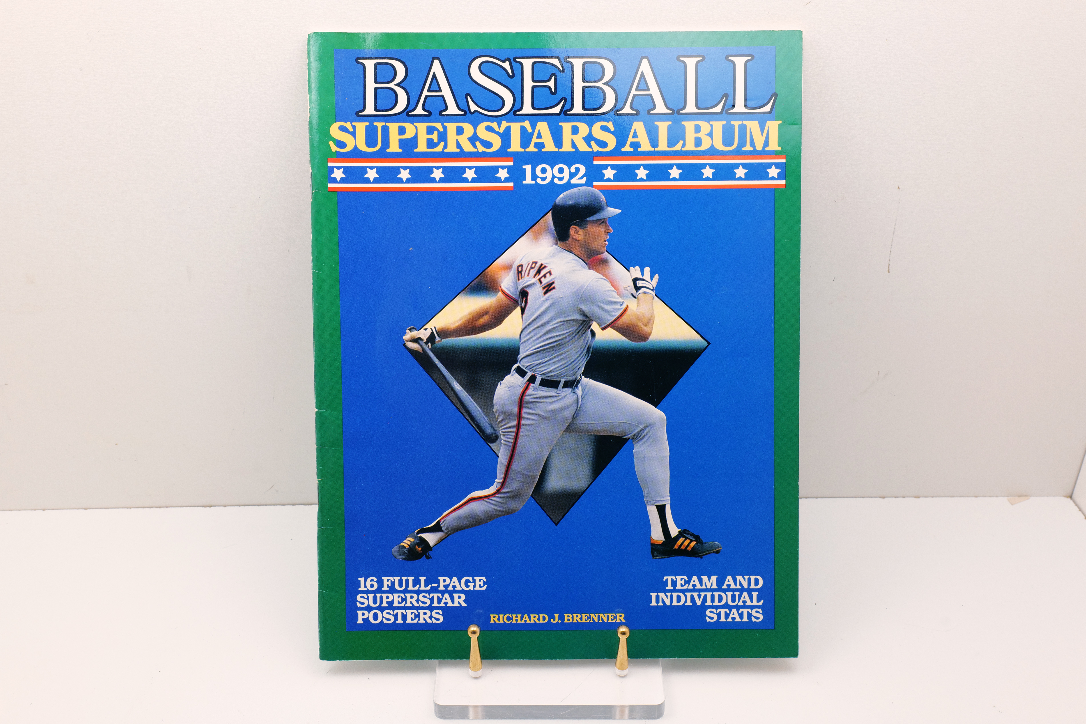 Baseball Superstars Album 1992 — 16 Full-Page Posters, Career Stats & Team Standings