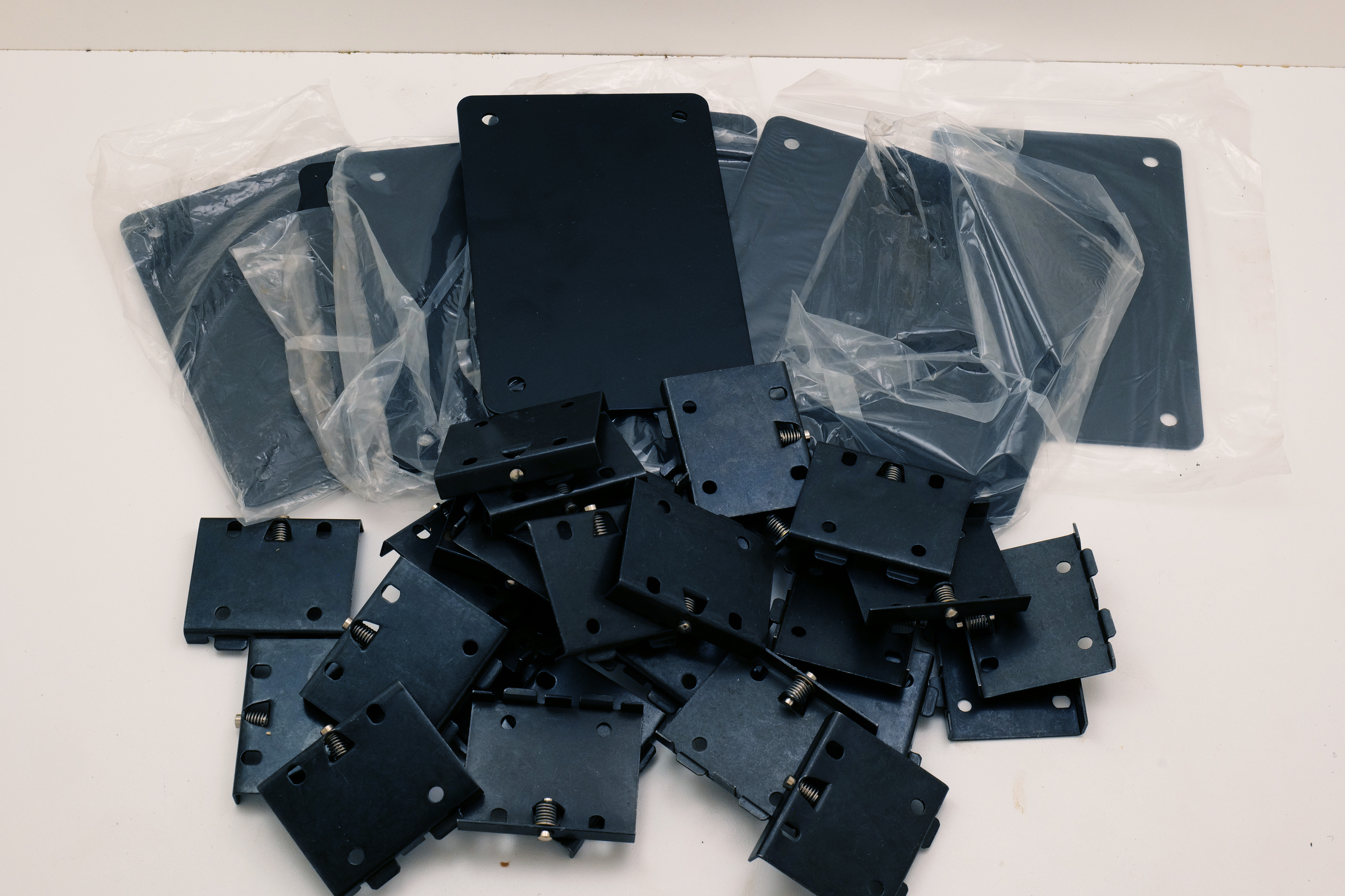 WatchGuard PCTEL Mounting Plates & Spring Clips Lot – Police Vehicle Install Hardware