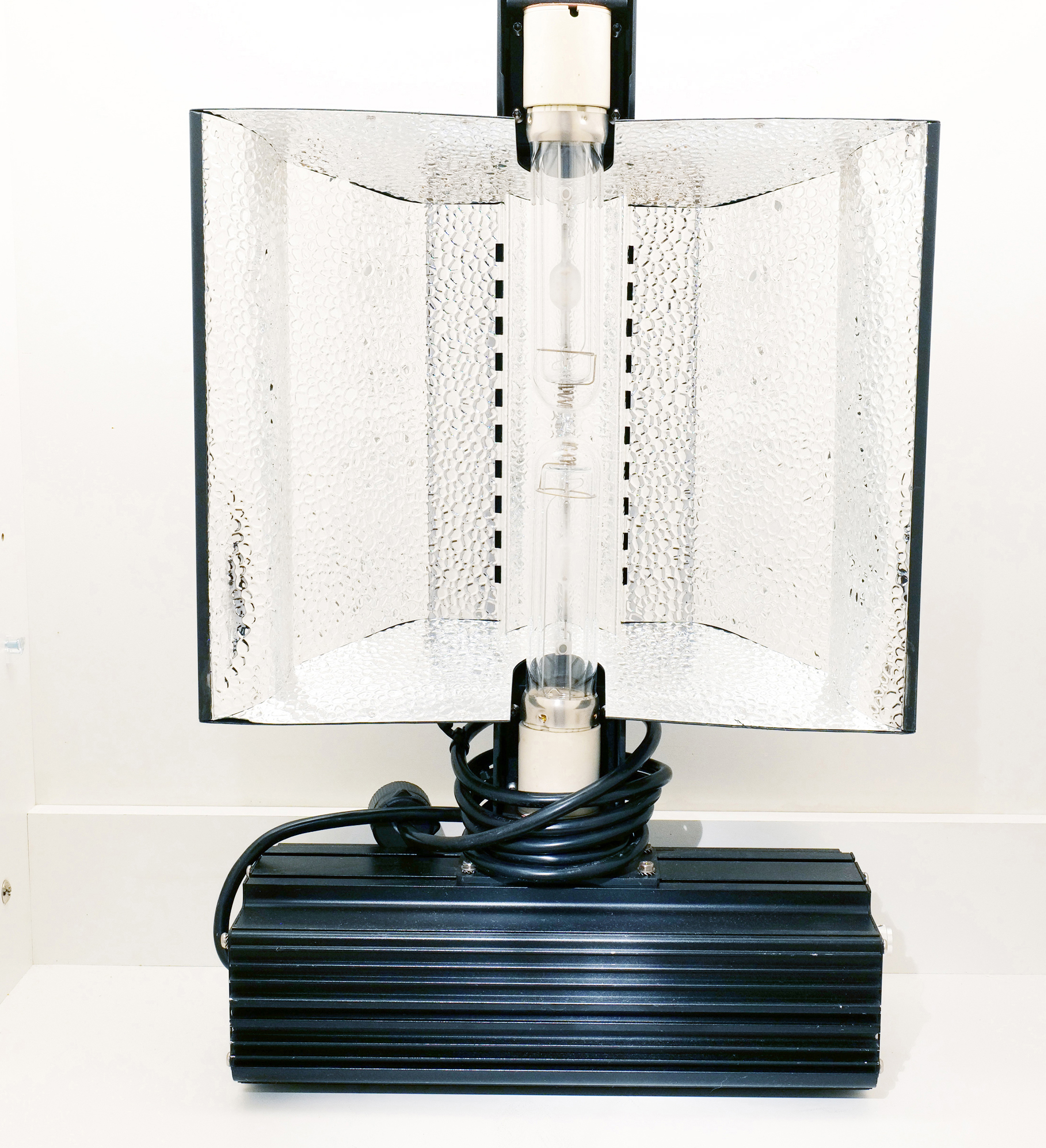 Grower’s Choice GC-630NSC CMH 630W Grow Light Fixture w/ Reflector & Ballast – 277V