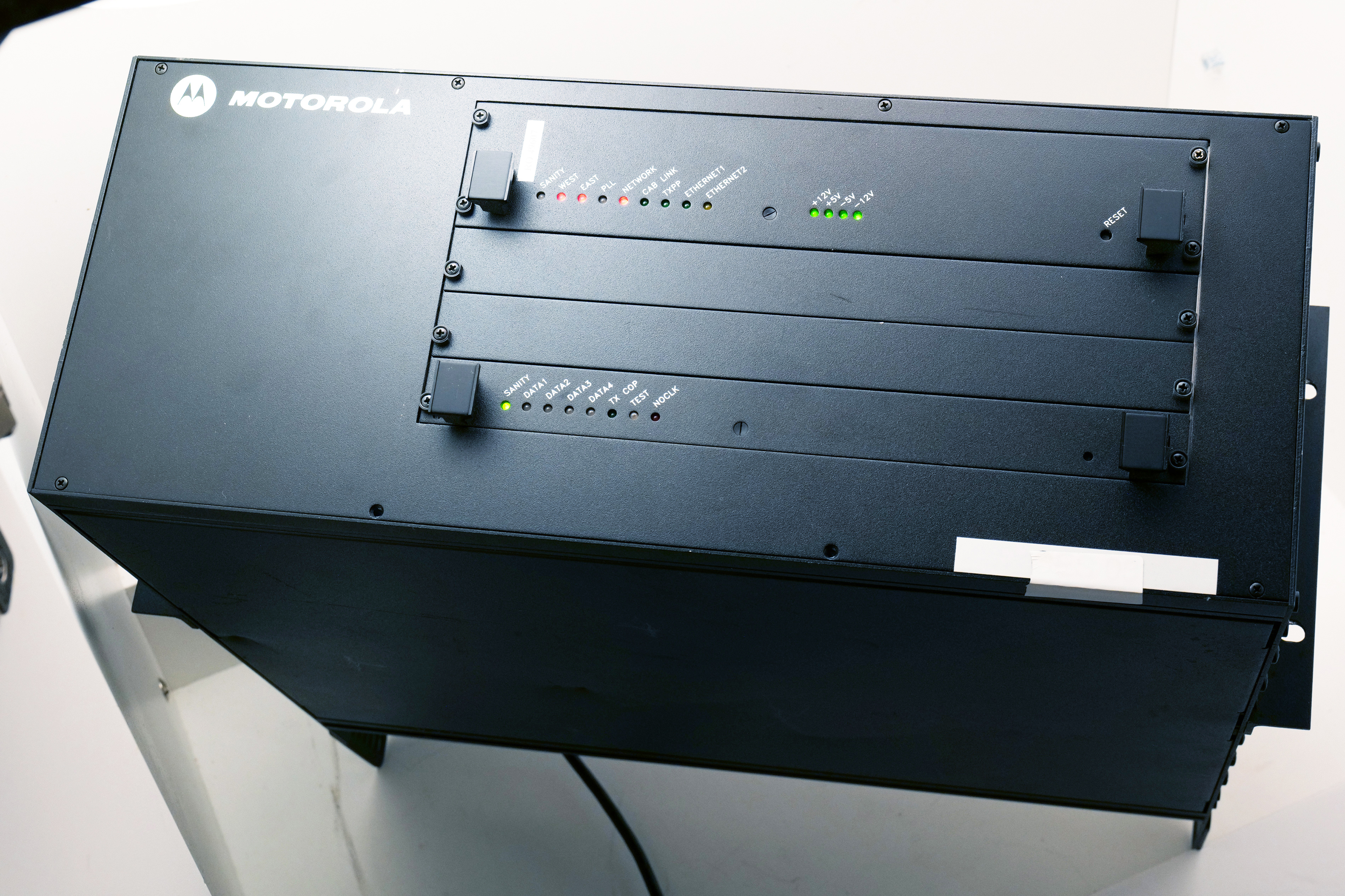 Motorola MCC5500 Dispatch Console L3358A – 2 Front Boards Installed
