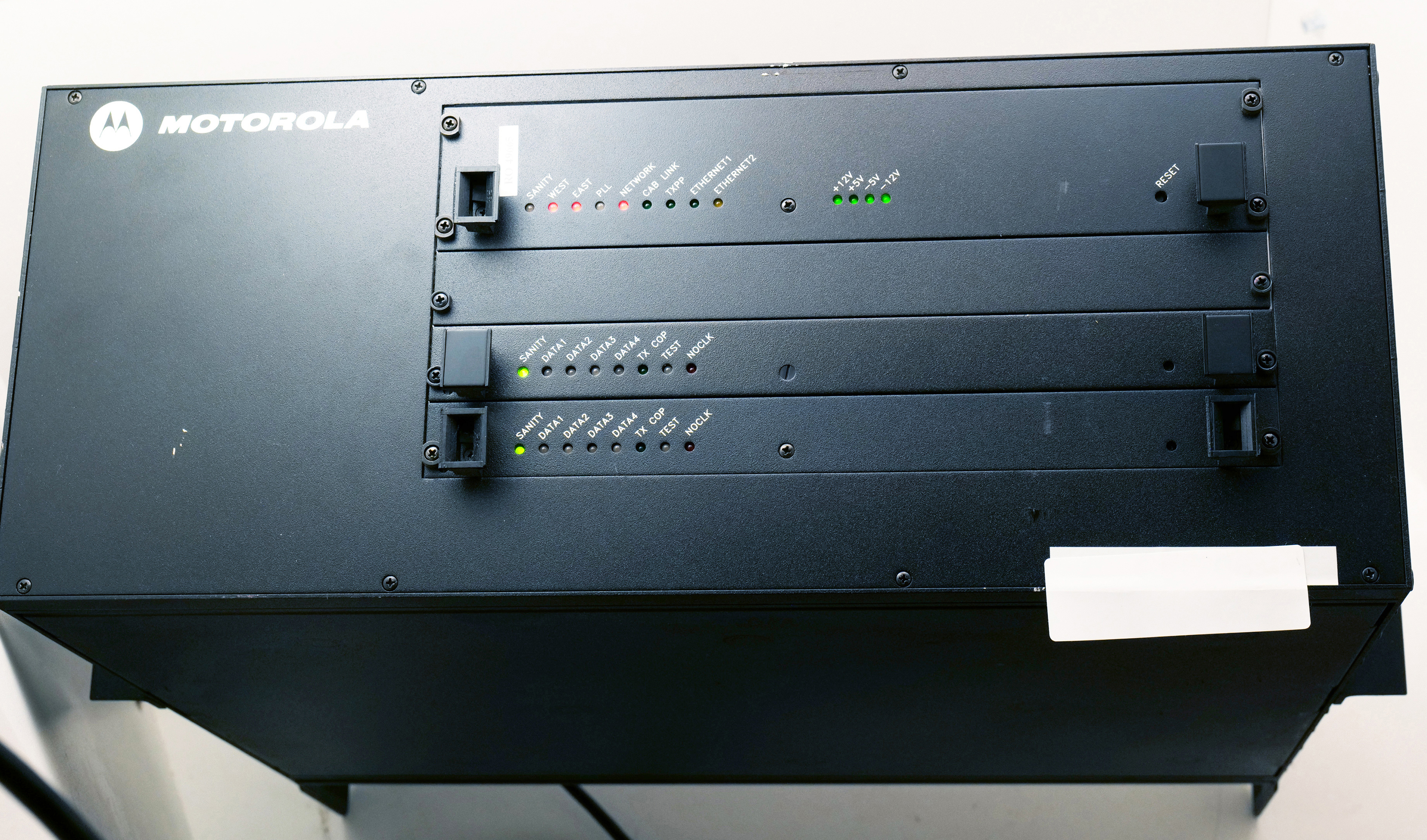 Motorola MCC5500 Dispatch Console L3358A – 3 Front Boards Installed