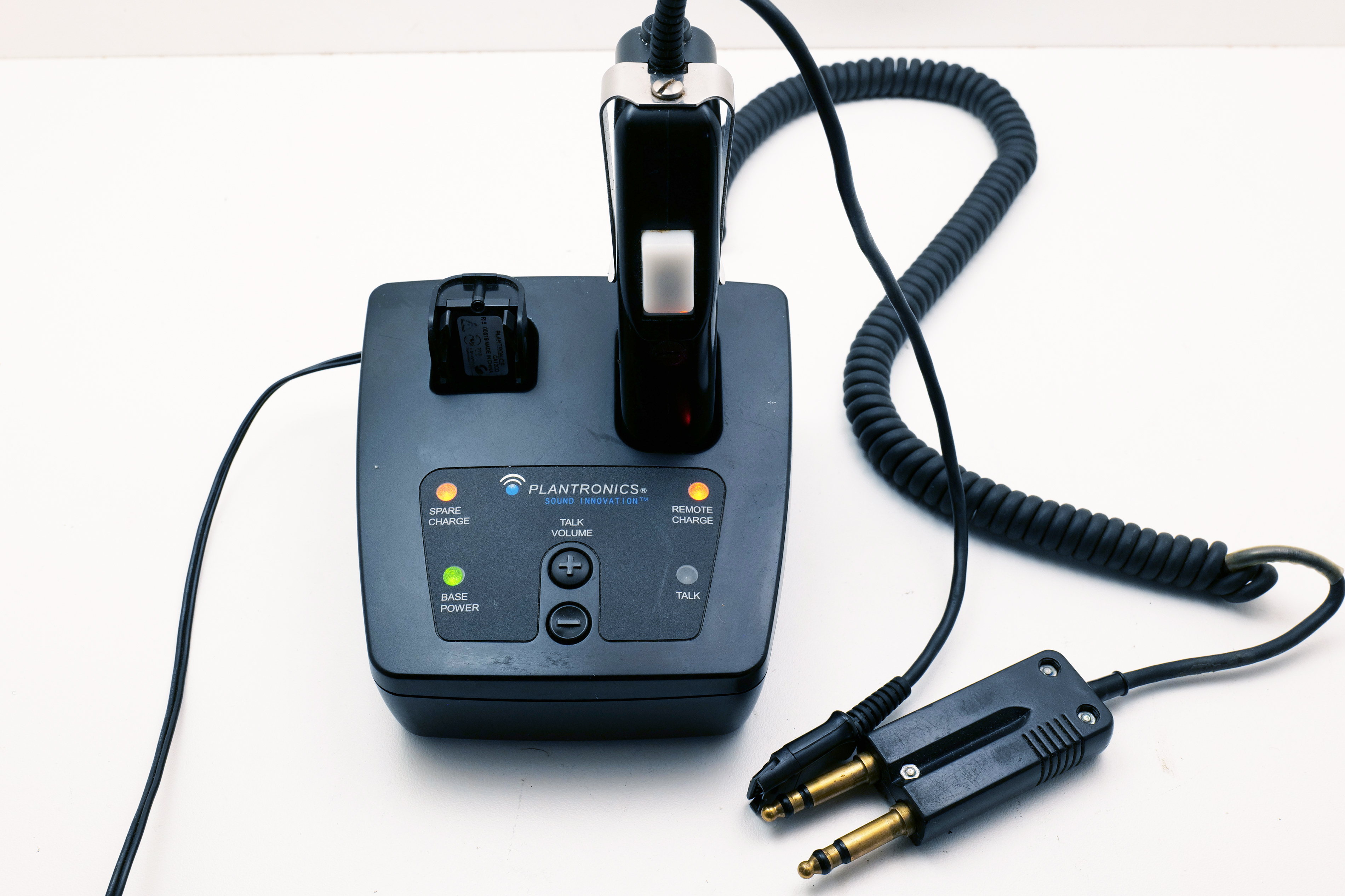 Plantronics SHS2500-01 PTT Handset w/ Base, Dual Plug & 2 Batteries — good condition, includes charging cable
