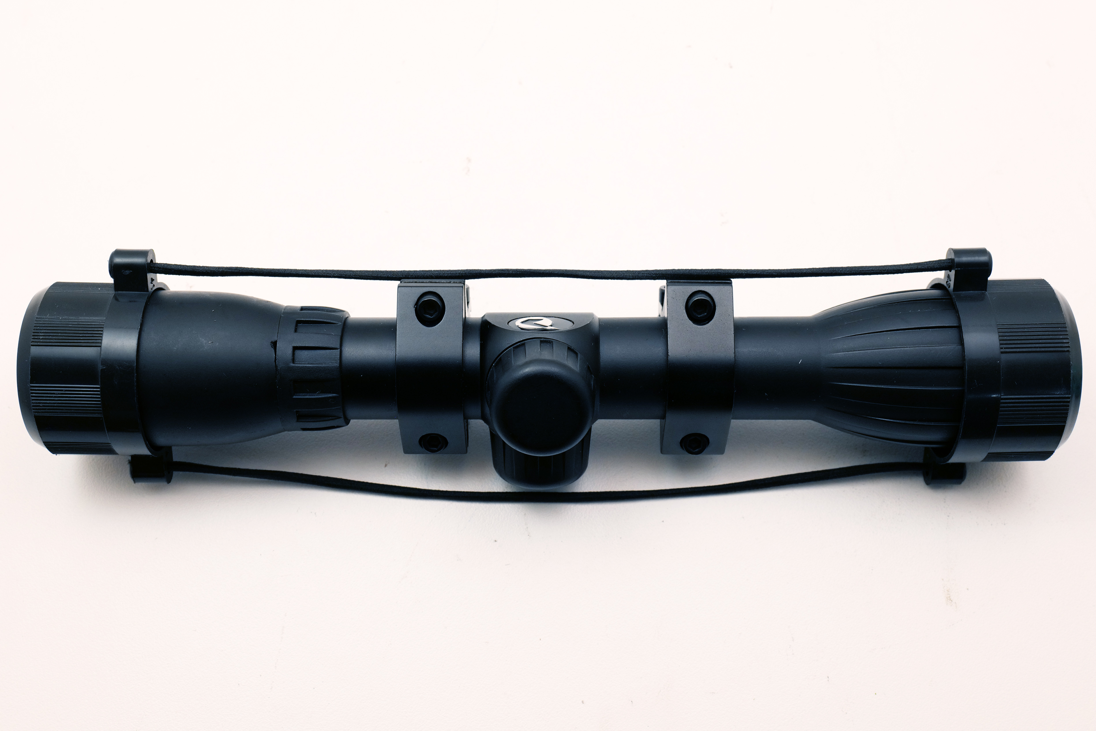 Gamo 4x32 Rifle Scope with Lens Covers and Mount Rings – Black