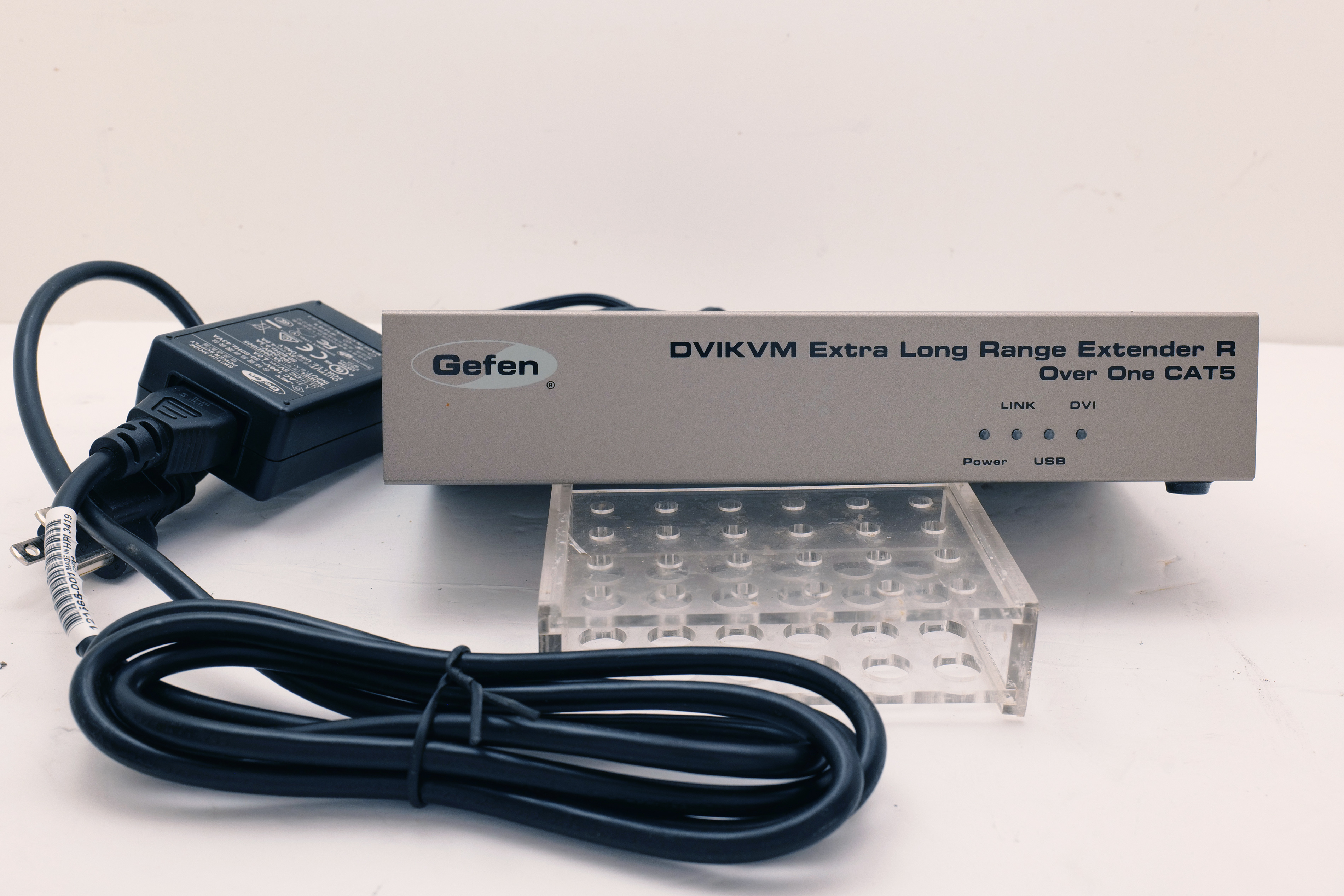 Gefen EXT-DVIKVM-ELR DVI KVM Extra Long Range Extender R over CAT5 – w/ Power Cable & Supply