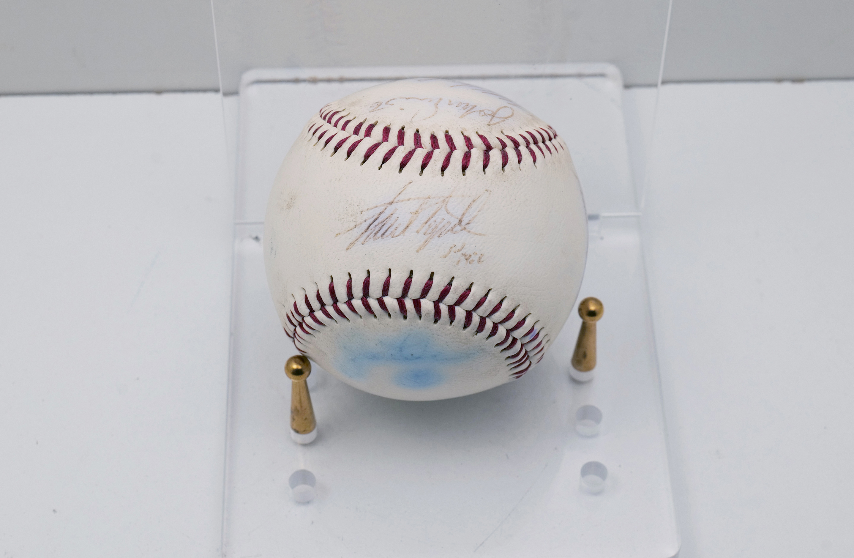 MacGregor Official League Baseball Team-Signed w/ Multiple Autographs No Stand