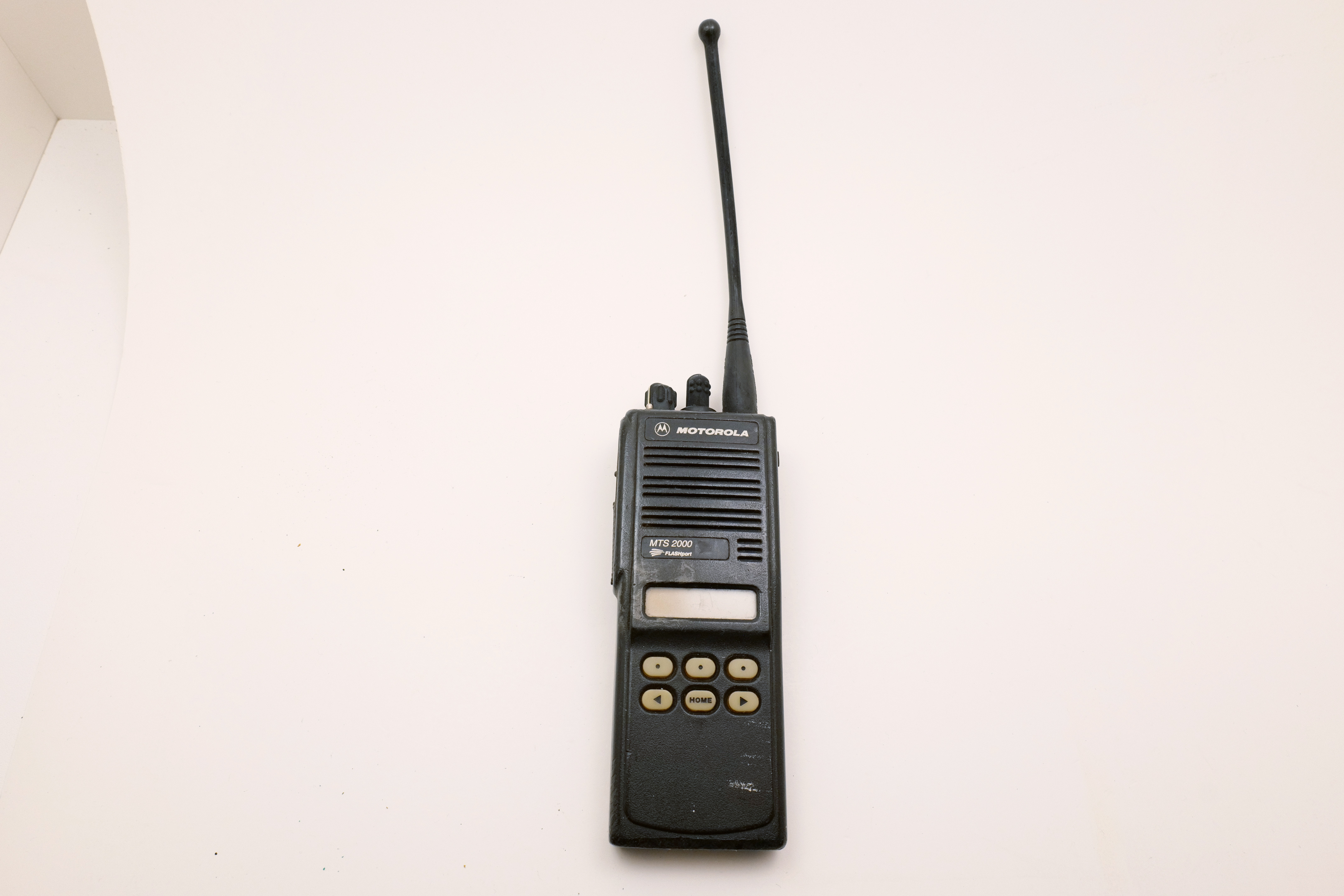 Motorola MTS2000 H01UCF6PW1BN UHF Handheld Radio for Parts/Repair