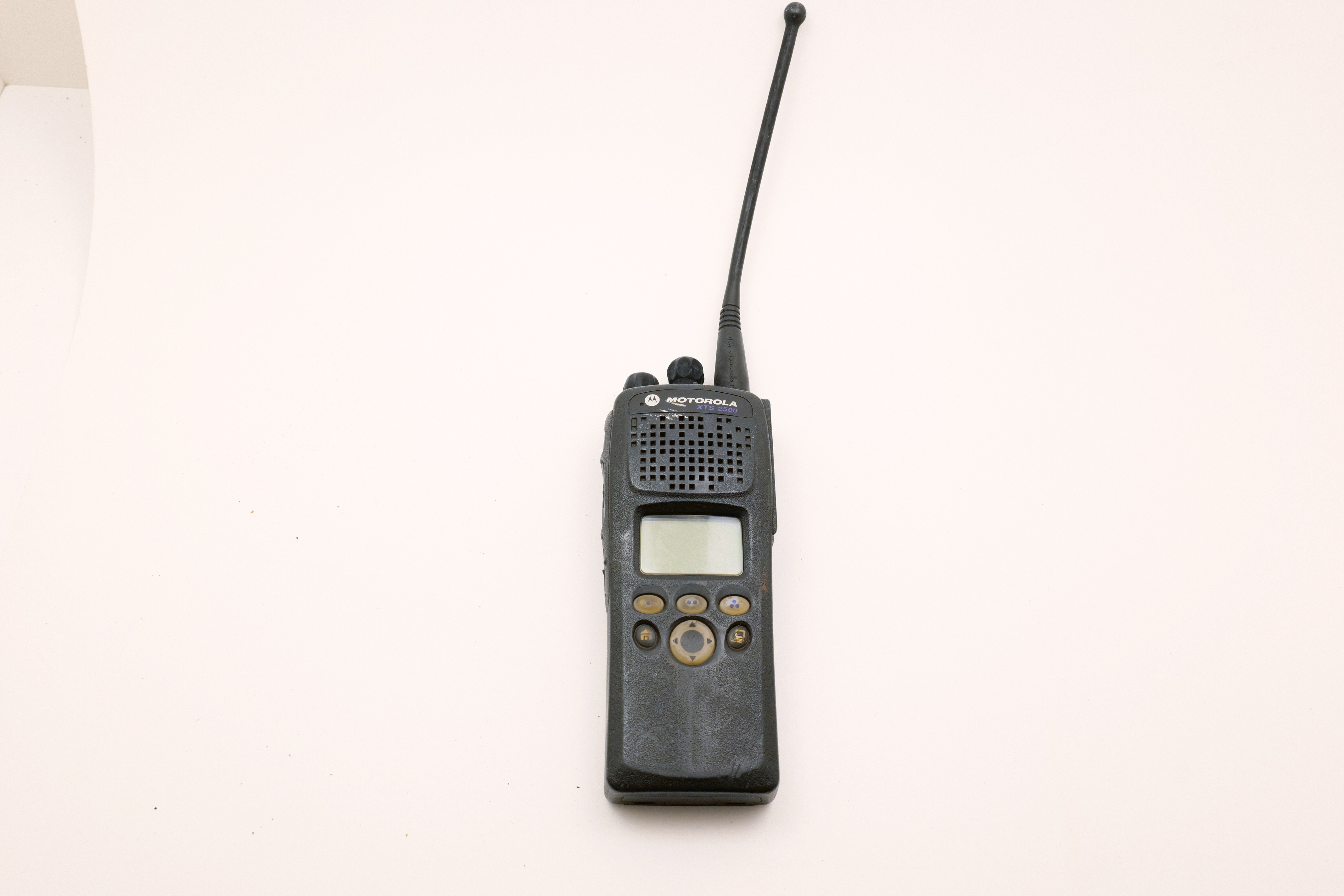 Motorola XTS2500 Model II 2-Way Radio UHF for Parts/Repair