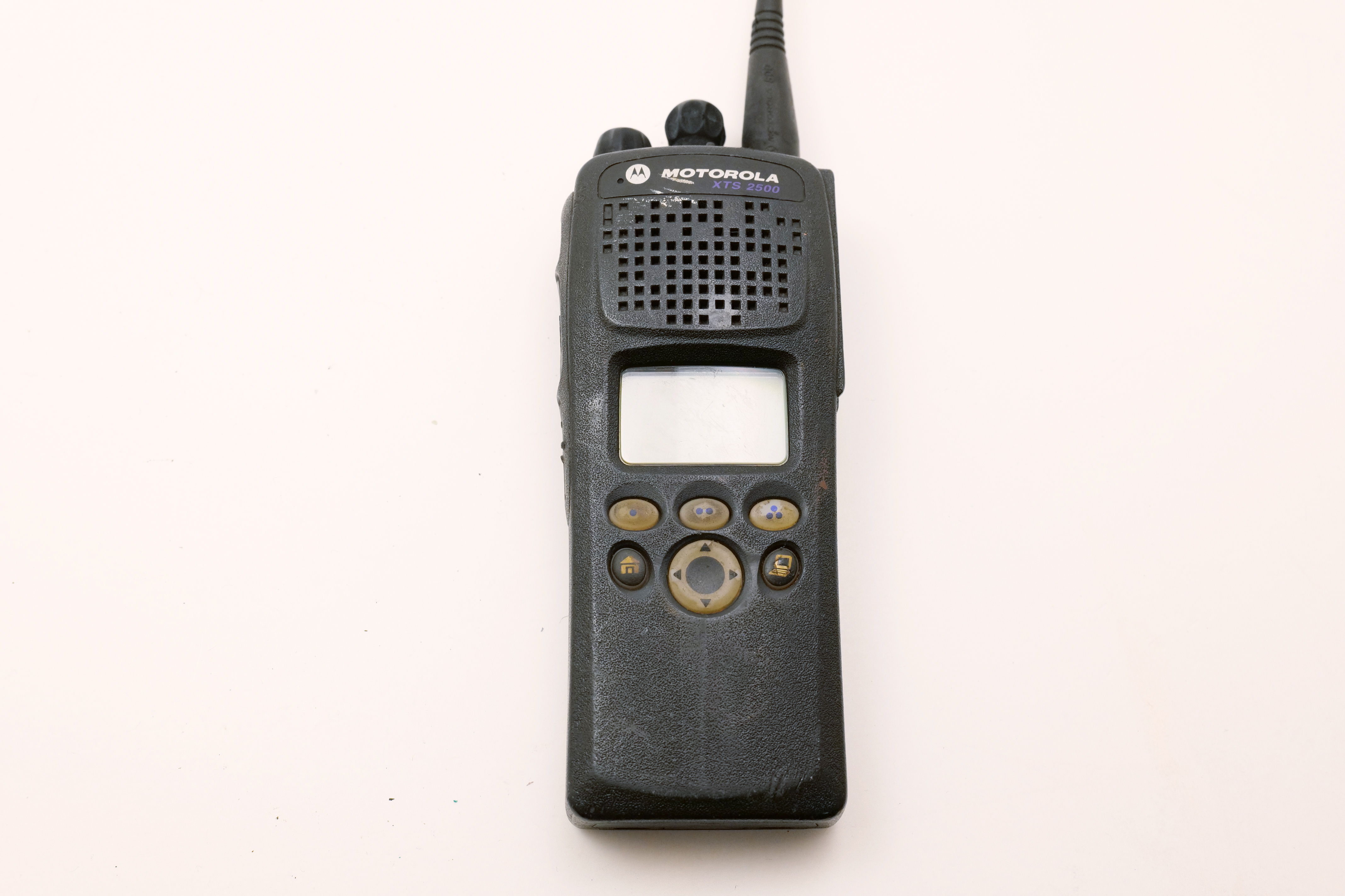 Motorola XTS2500 H46UCF9PW6BN Model II Radio UHF for Parts/Repair