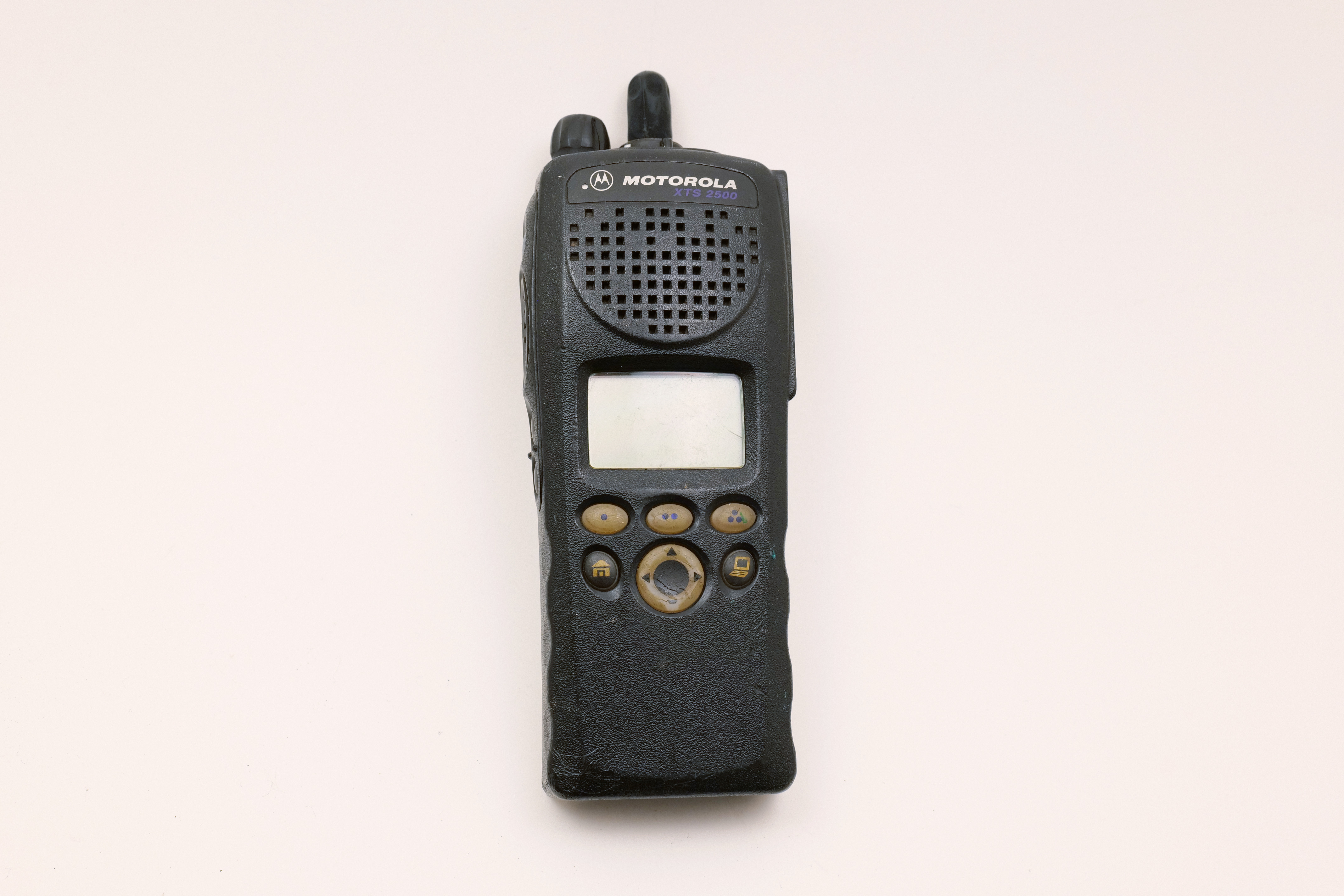 Motorola XTS2500 H46UCF9PW6AN Model II UHF Radio for Parts/Repair