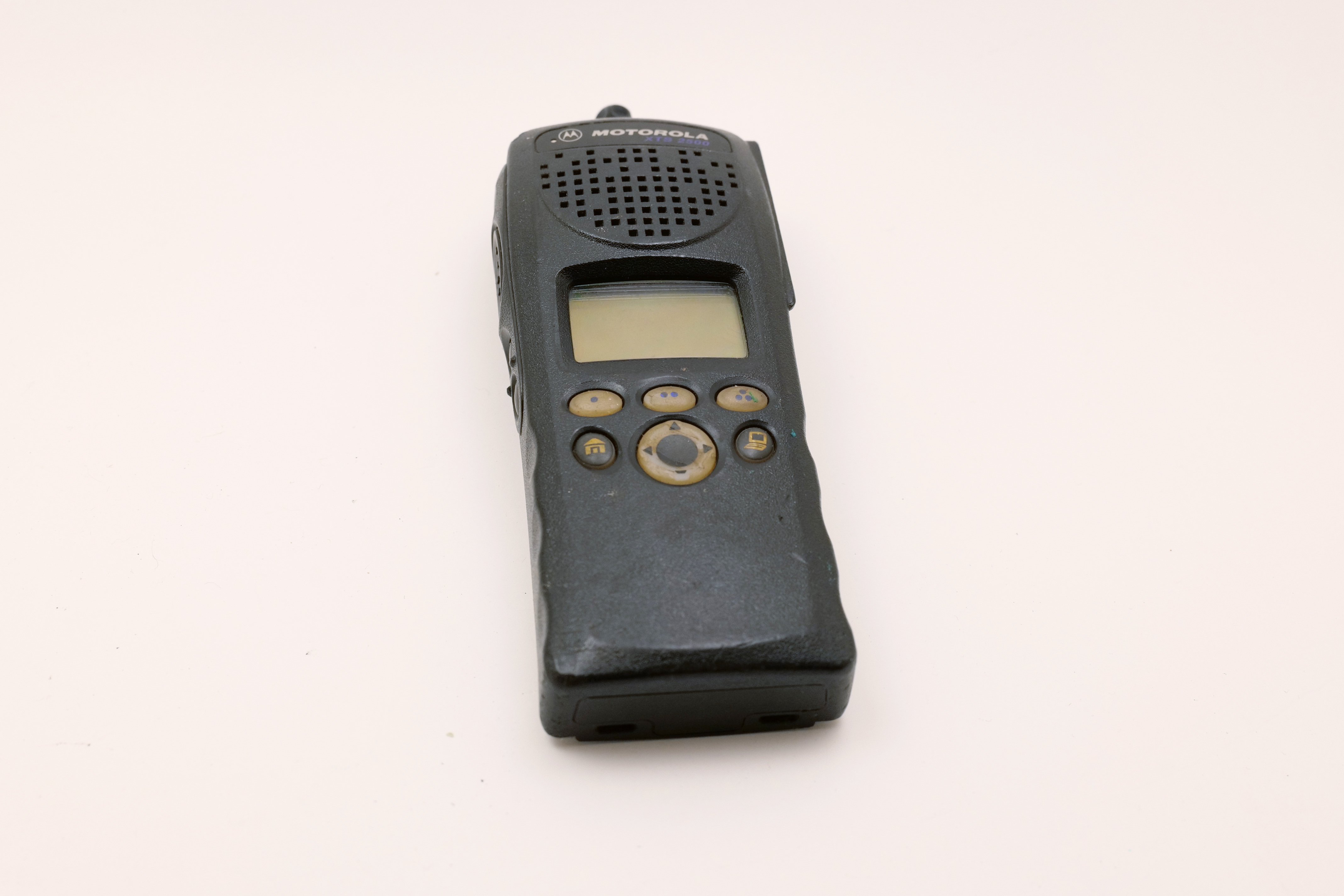Motorola XTS2500 H46UCF9PW6AN Model II UHF Radio for Parts/Repair