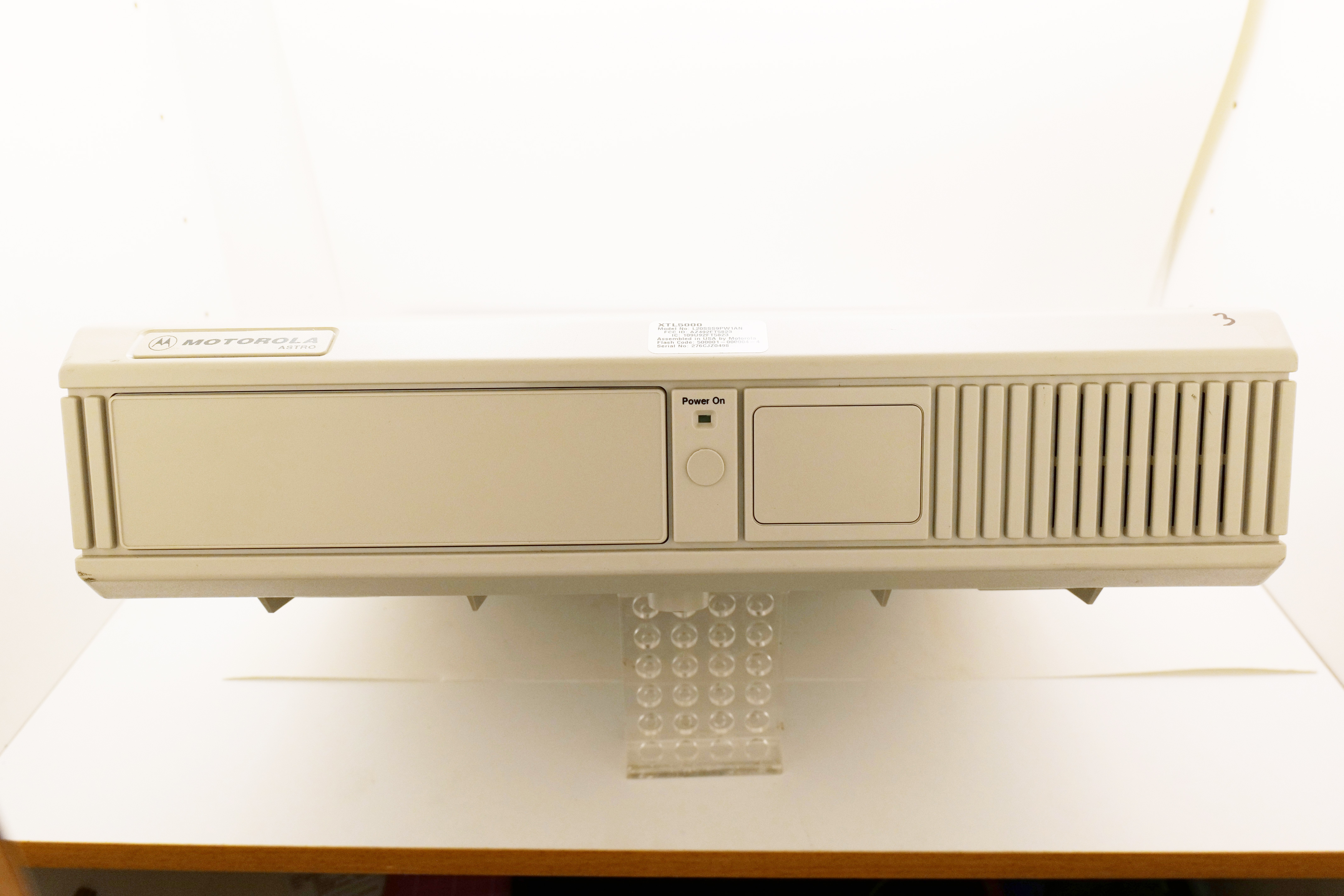 Motorola XTL 5000 UHF Range 2 (450–520 MHz) ASTRO Base Station Enclosure Used