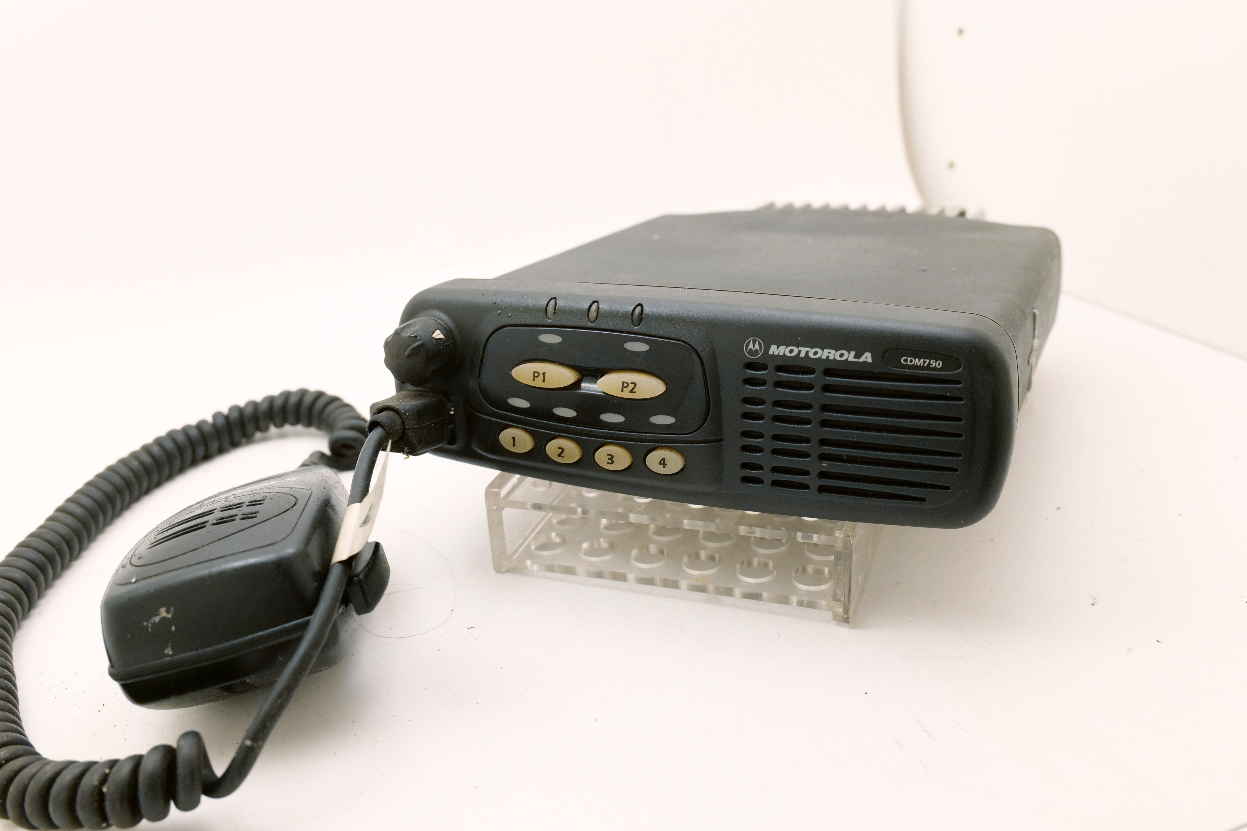 Motorola CDM750 Mobile Radio AAM25CKC9AA1AN UHF w/ Microphone - For parts