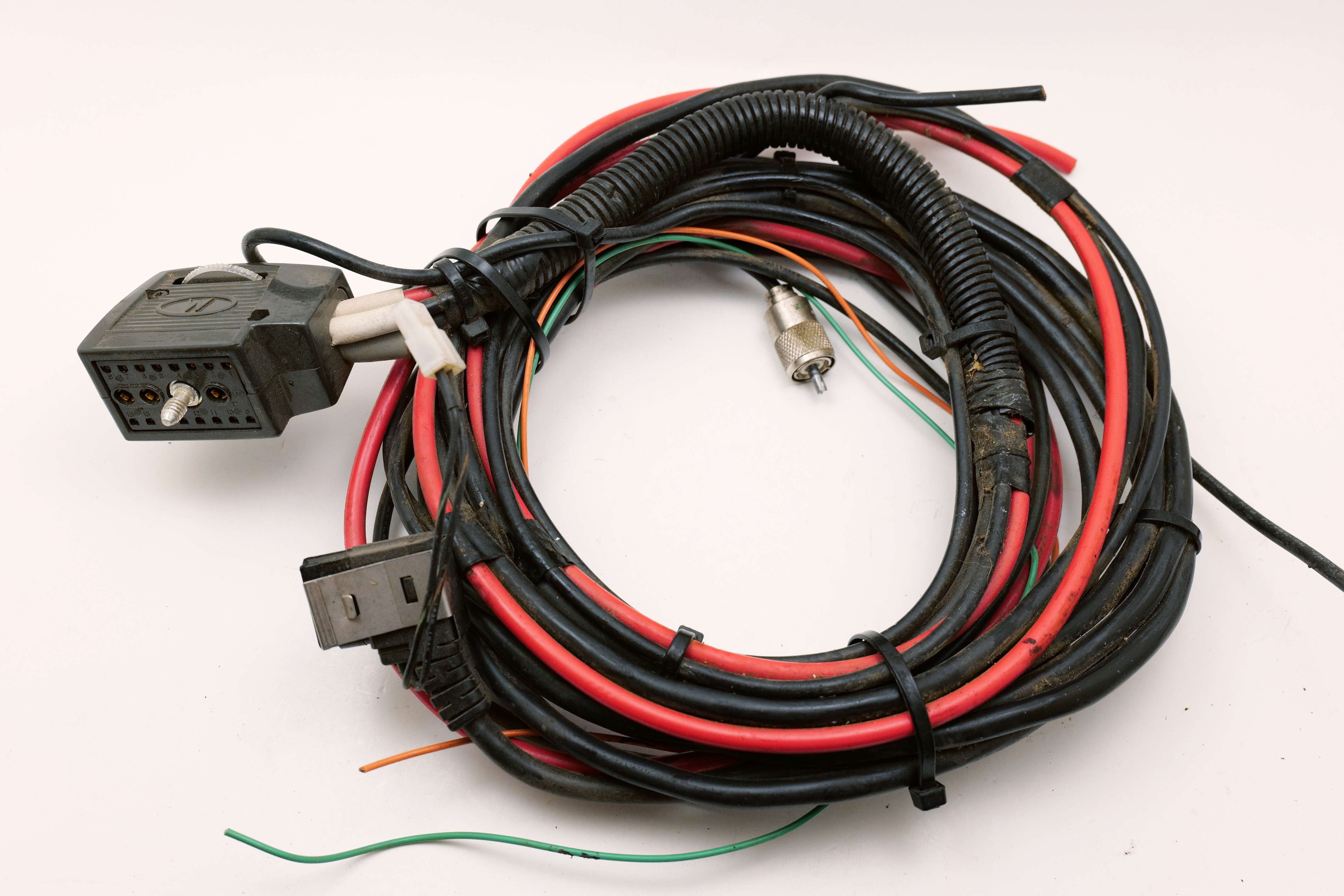 Motorola HKN4001A Mobile Radio Power Cable Kit Used