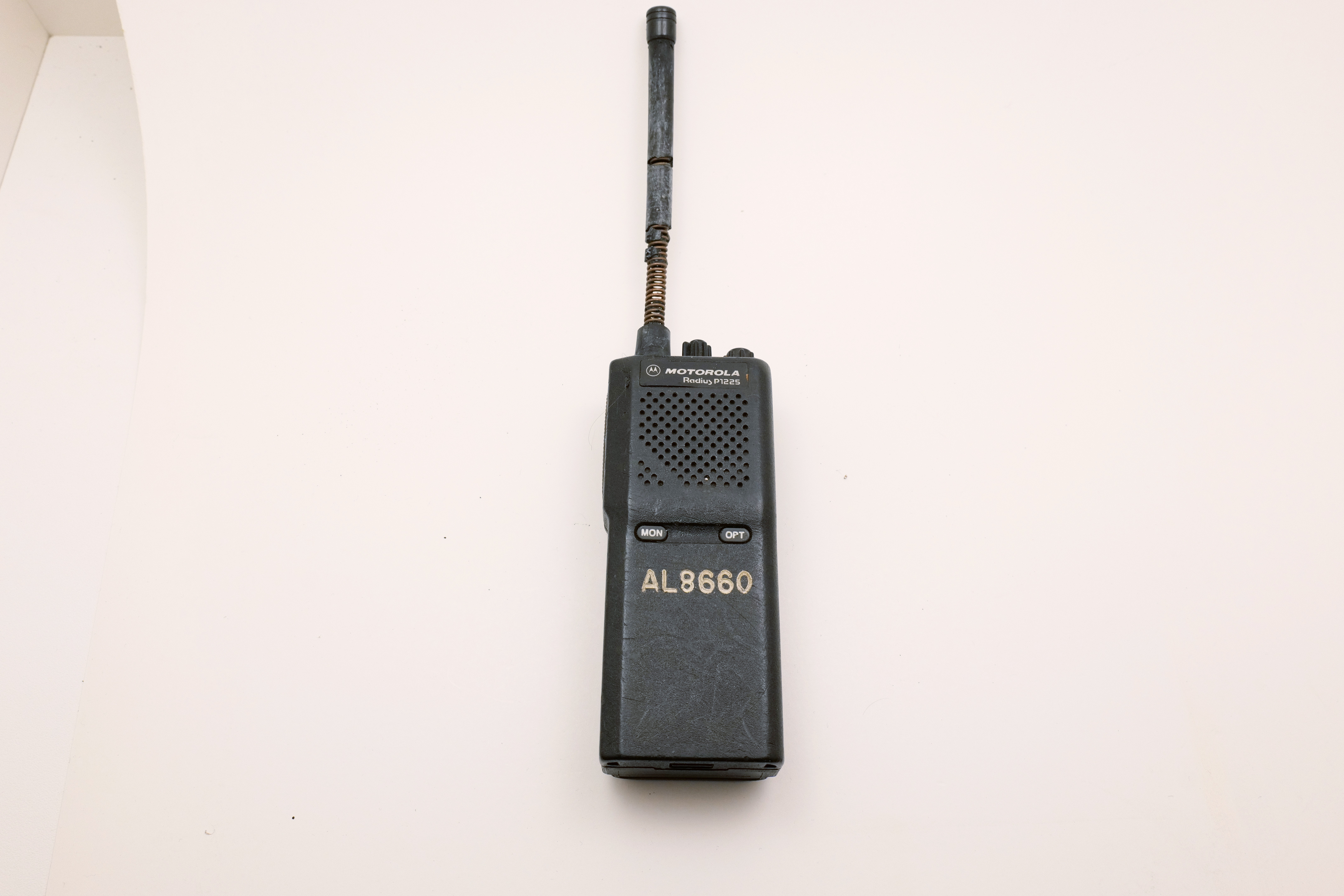 Motorola Radius P1225 Portable Radio with Battery (For Parts/Repair)