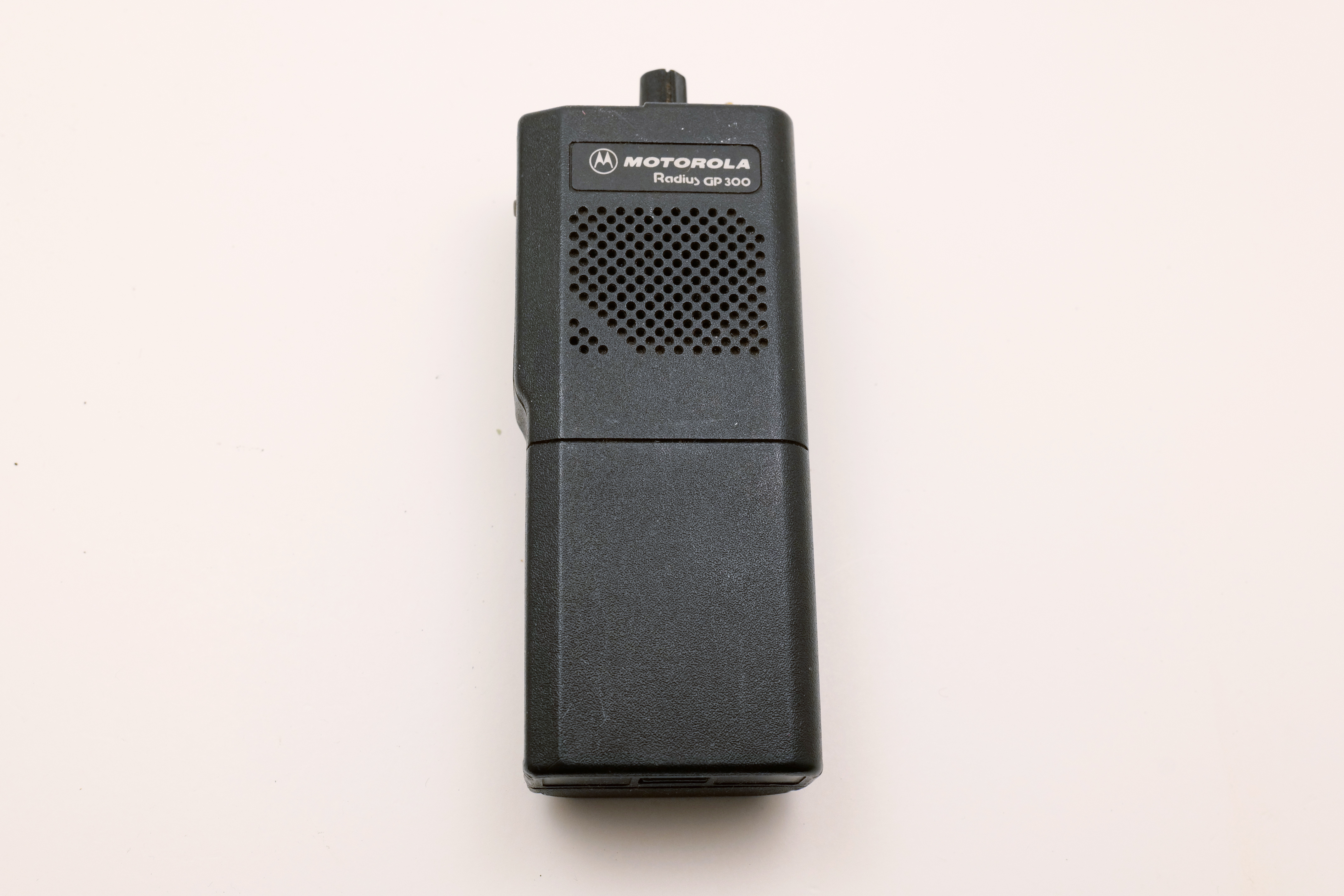 Motorola Radius GP300 Handheld Two-Way Radio (For Parts/Repair)
