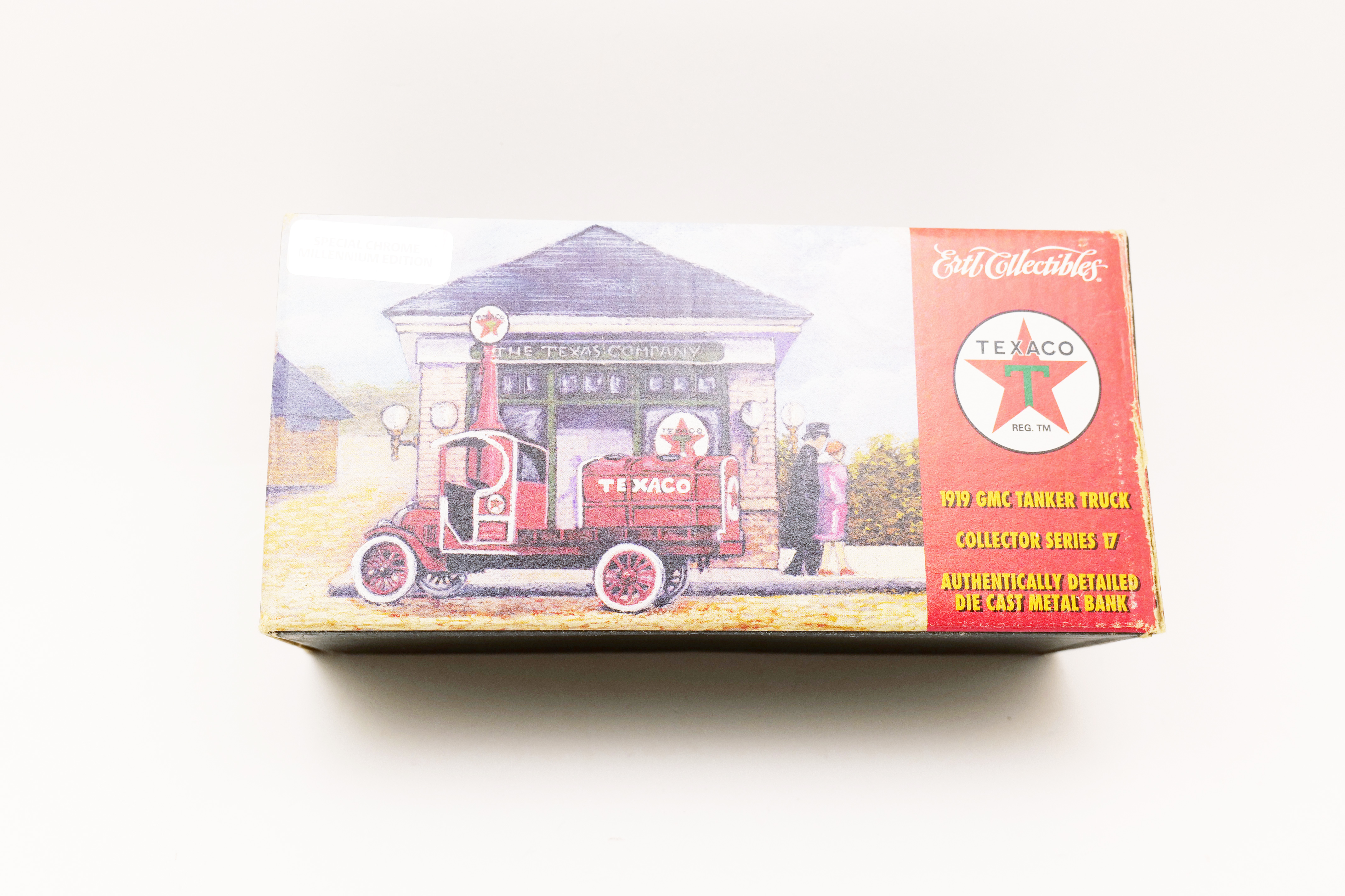 Ertl 1919 GMC Texaco Tanker Truck Chrome Edition Die-Cast Bank 19812P