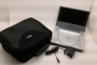 Audiovox D1708 Portable 7" LCD Screen DVD Player w/ Case & Charger