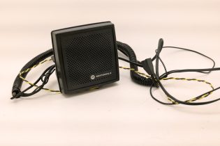 Motorola HSN4031B External Radio Speaker w Mount Bracket Wiring