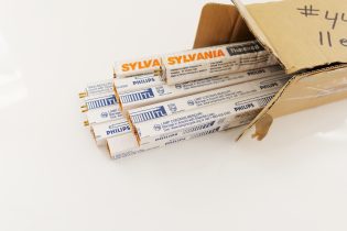 Philips Sylvania F6T5/CW 6W Cool White Fluorescent Lamps Lot of 11